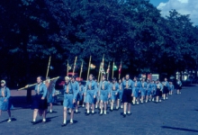Chiromeisjes op gemeenteplein Melle, 1965 Chiromeisjes op gemeenteplein Melle, 1965