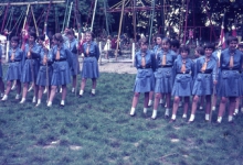Chiro Melle Geertrui. Aantreden van de vendels. Kamp in Goefferdinge, 1965. Chiro Melle Geertrui. Aantreden van de vendels. Kamp in Goefferdinge, 1965.