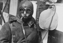 Piloot met zuurstofmasker, 1915 Piloot met zuurstofmasker, 1915