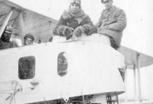 Piloten in een Gotha, 1915. Piloten in een Gotha, 1915.
