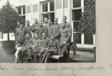 De officieren-vliegeniers van Staffel 13 op het terras van het kasteel Pycke, Melle