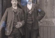 Staand portret, 2 jonge mannen, Melle, 1910-1920 Staand portret, 2 jonge mannen, Melle, 1910-1920