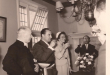 Heildronk op het gemeenthuis bij de inhuldiging van burgemeester Otte, Sint-Lievens-Houtem, 1959