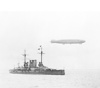 Zeppelin boven stoomboot, 1915