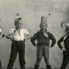 Verklede leerlingen op het schoolfeest, Ankerschool, Oosterzele