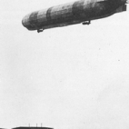 De LZ37 bij de zeppelinbasis van Keulen, 1915
